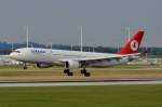 TC-JNF Turkish Airlines Airbus A330-202   vor der Landung am 11.09.2015 in München