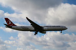 Turkish Airlines, Airbus A 330-303, TC-JNT, TXL, 07.08.2016