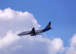 Ukraine International Airlines Boeing 737-4Y0 UR-GAM am 17.06.08 um ca 17:46 beim Landeanflug zum Flughafen Berlin-Tegel.