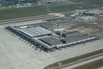 Das neue Terminal des Flughafens Berlin Brandenburg Willy Brandt aus der Luft; 26.05.12