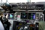 Blick ins Cockpit der USA Air Force Boeing C 17 Globmaster III 96-0006  The Spirit of Berlin  auf der ILA in Berlin-Schnefeld am 09.06.2010