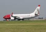 Norwegian Air Shuttle B 737-81Q LN-NOC bei der Landung in Berlin-Schnefeld am 10.06.2010