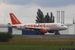 Easyjet-Airbus A319 beim Landen in Berlin-Schnefeld am 17.08.10