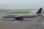 TC-OBR Onur Air Airbus A321-231   am 17.10.2014 in Schönefeld zum Gate