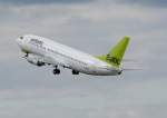 Air Baltic B 737-31S YL-BBS beim Start in Berlin-Tegel am 14.08.2009