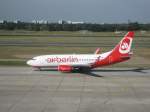 Eine Boeing 737-700 der Air Berlin beim Taxiing in Berlin-Tegel