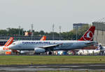 Turkish Airlines, Airbus A 320-232, TC-JPH, TXL, 06.10.2019