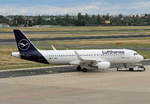 Lufthansa, Airbus A 320-214, D-AIWD  Halberstadt , TXL, 05.07.2020