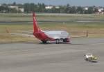 Boeing 737-700 der Air Berlin vor dem Start in Berlin-Tegel  Otto Lilienthal 