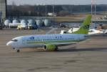 Mistral Air B 737-36E EI-DVA bei der Ankunft auf dem Flughafen Berlin-Tegel am 05.12.2009