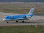 KLM-Cityhopper Fokker 70 PH-KZC bei der Ankunft auf dem Flughafen Berlin-Tegel am 05.12.2009