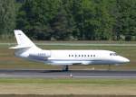 Thyssen-Krupp Dassault Falcon 2000EX D-BASE nach der Landung in Berlin-Tegel am 03.06.2010