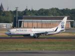 SunExpress B 737-86Q TC-SUO nach der Landung in Berlin-Tegel am 21.08.2010