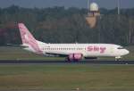 Sky Airlines B 737-4Q8 TC-SKF nach der Landung in Berlin-Tegel am 09.10.2010