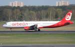 Air Berlin A 321-211 D-ABCC nach der Landung in Berlin-Tegel am 16.04.2011