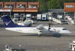 InterSky De Havilland Canada DHC-8-314Q OE-LSB auf dem Weg zum Start in Berlin-Tegel am 21.04.2011