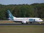 Sky Airlines B 737-8BK TC-SKH nach der Landung in Berlin-Tegel am 01.05.2011