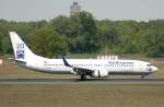 SunExpress B 737-8HX TC-SNE nach der Landung in Berlin-Tegel am 07.05.2011