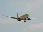 Tuifly B 737-8K5 D-AHFI kurz vor der Landung in Berlin-Tegel am 10.06.2011