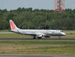 Fly Niki Embraer ERJ-190-100LR OE-IHC nach der Landung in Berlin-Tegel am 02.08.2011