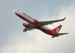 Air Berlin B 737-86J D-ABBI kurz nach dem Start in Berlin-Tegel am 17.09.2011