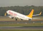 Pegasus Airlines B 737-8S3 TC-APH beim Start in Berlin-Tegel am 15.10.2011