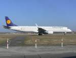 Lufthansa Regional(CityLine) Embraer ERJ-195-200LR D-AEBH auf dem Weg zum Start in Berlin-Tegel am 17.03.2012