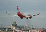 Air Berlin B 737-86J D-ABKD kurz vor der Landung in Berlin-Tegel am 09.06.2012