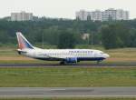 Transaero B 737-31S EI-DOH nach der Landung in Berlin-Tegel am 03.07.2012