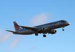 Niki Embraer ERJ-190-100LR OE-IHA bei der Landung in Berlin-Tegel am 01.03.2013