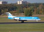 KLM-Cityhopper Fokker 70 PH-KZI nach der Landung in Berlin-Tegel am 19.10.2013