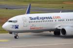 TC-SUV SunExpress Boeing 737-86N (WL)  unterwegs zum Start in Tegel 26.06.2014