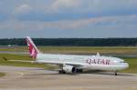 A7-AEG Qatar Airways Airbus A330-302    zum Gate in Tegel am 21.08.2014