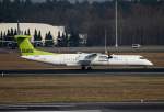Air Baltic DHC-8-402Q YL-BBV nach der Landung in Berlin-Tegel am 29.03.2014