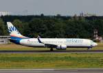 SunExpress B 737-8HC TC-SNP nach der Landung in Berlin-Tegel am 11.07.2014