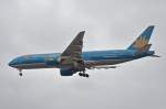 VN-A142 Vietnam Airlines Boeing 777-2Q8(ER)   am 09.02.2015 in Tegel beim Landeanflug
