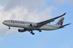 A7-AEM Qatar Airways Airbus A330-302   am 03.03.2015 Anflug auf Tegel
