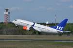 SE-RJT SAS Scandinavian Airlines Boeing 737-76N(WL)   am 29.04.2015 in Tegel gestartet