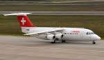 Swiss Avro Regional Jet RJ100 rollt am 10.05.15 zur Startposition in Berlin-Tegel.