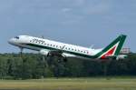 EI-RDA Alitalia Cityliner Embraer ERJ-175STD (ERJ-170-200)   gestartet in Tegel  28.07.2015