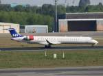 SAS Canadair Regjet CRJ900ER OY-KFC am 30.04.2009 nach der Landung auf dem Flughafen Berlin-Tegel