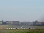 Mitten in der Stadt befindet sich der Flughafen Berlin Tempelhof. Er wird überwiegend von Geschäftsleuten genutzt. Zur Zeit gibt es eine große politische Diskussion, ob Tempelhof in Zusammenhang mit dem Bau des neuen Flughafens Berlin Schönefeld (BER, oft auch BBI genannt) geschlossen werden soll. 17.2.2007