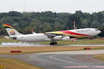 Air Belgium Airbus A340-313E OO-ABD bei der Landung in Düsseldorf 3.8.2019