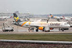 Condor Airbus A321-211 D-AIAC beim de-icing in Düsseldorf 5.12.2019