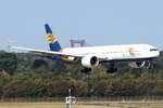 Skyline Express Boeing 777-31HER UR-AZR bei der Landung in D�sseldorf 2.8.2026