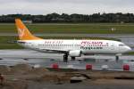 Pegasus B737-400 TC-SGE rollt zur 23L in DUS / EDDL / Dsseldorf am 05.10.2008