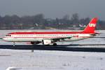 LTU A321 D-ALSD rollt auf dem Taxiway zur 05R in DUS / EDDL / Dsseldorf am 10.01.2009