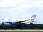 Airbus A-319 der  iz air  wird in Krze wieder festen Boden unter den Rdern haben; 080904