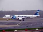 Egyptair hat eine neue Lackierung. Am 15.11.2008 besuchte ein Airbus in eben diesem neuen lack den Flughafen Dsseldorf.