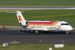 Air Nostrum / Iberia CRJ-200 EC-JCG auf dem Taxiway zur 23L in DUS / EDDL / Düsseldorf am 16.04.2011